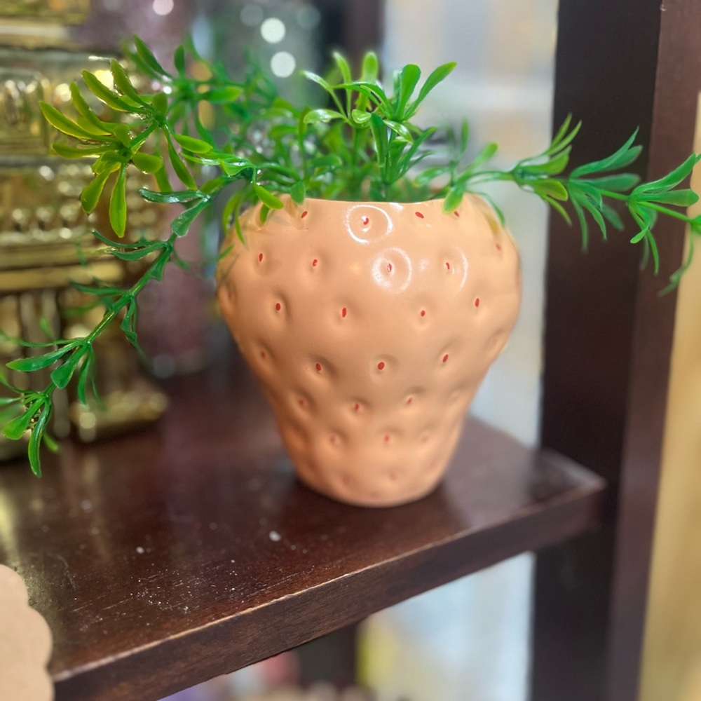 Peach Ceramic Strawberry Vase